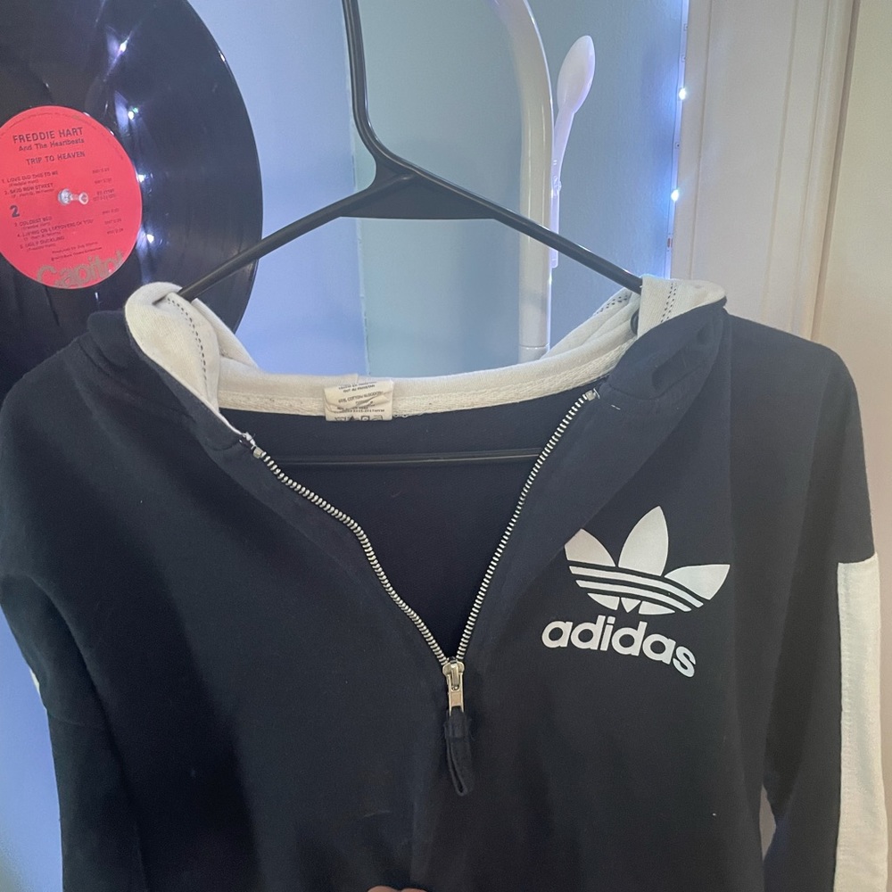 addias cropped hoodie